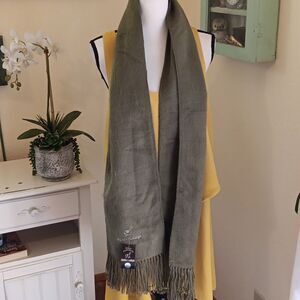 NWT Alpaca Camargo Scarf